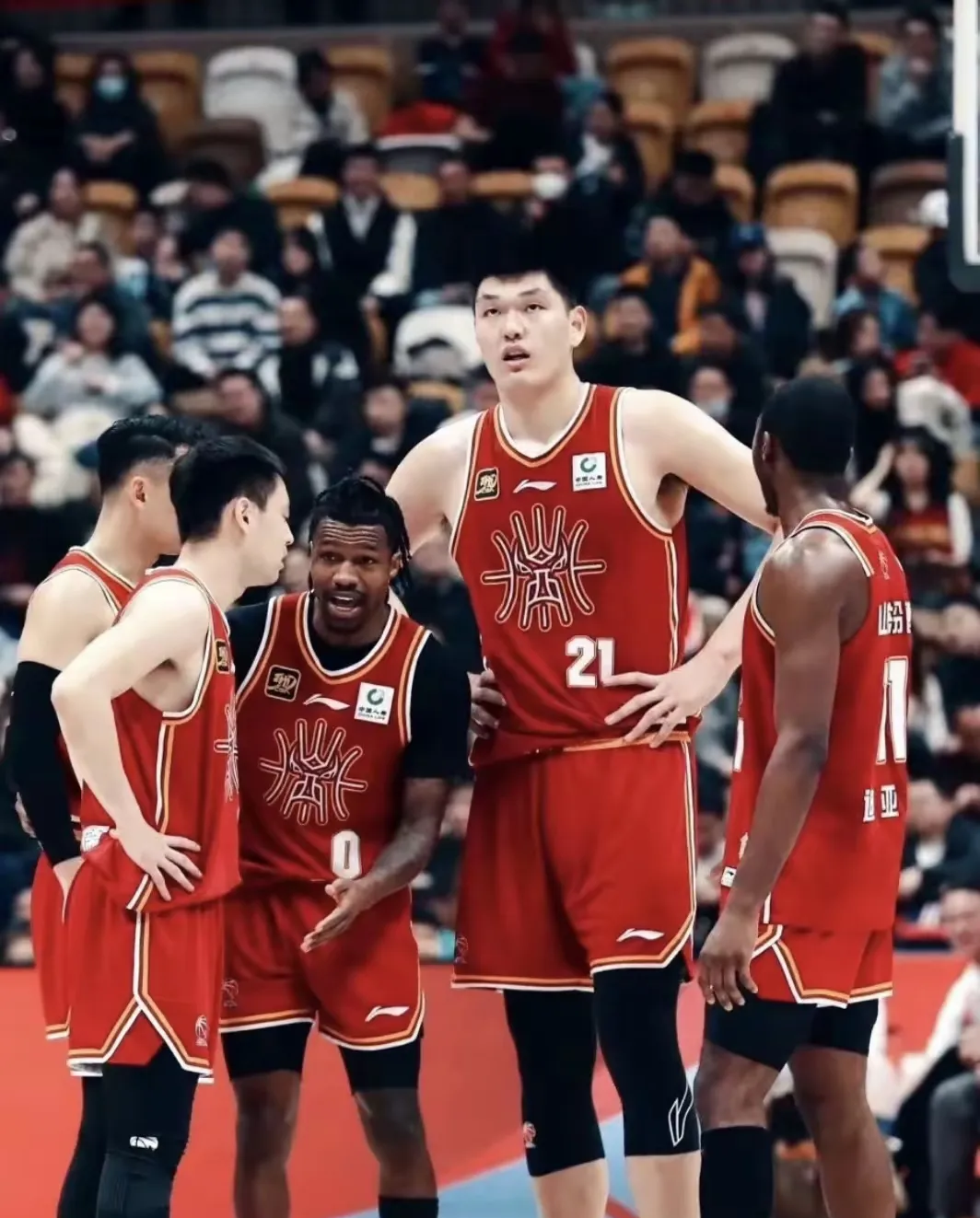 CBA季后赛战况：阿森纳防线稳固，费城76人进攻受阻，詹姆斯成最佳的简单介绍